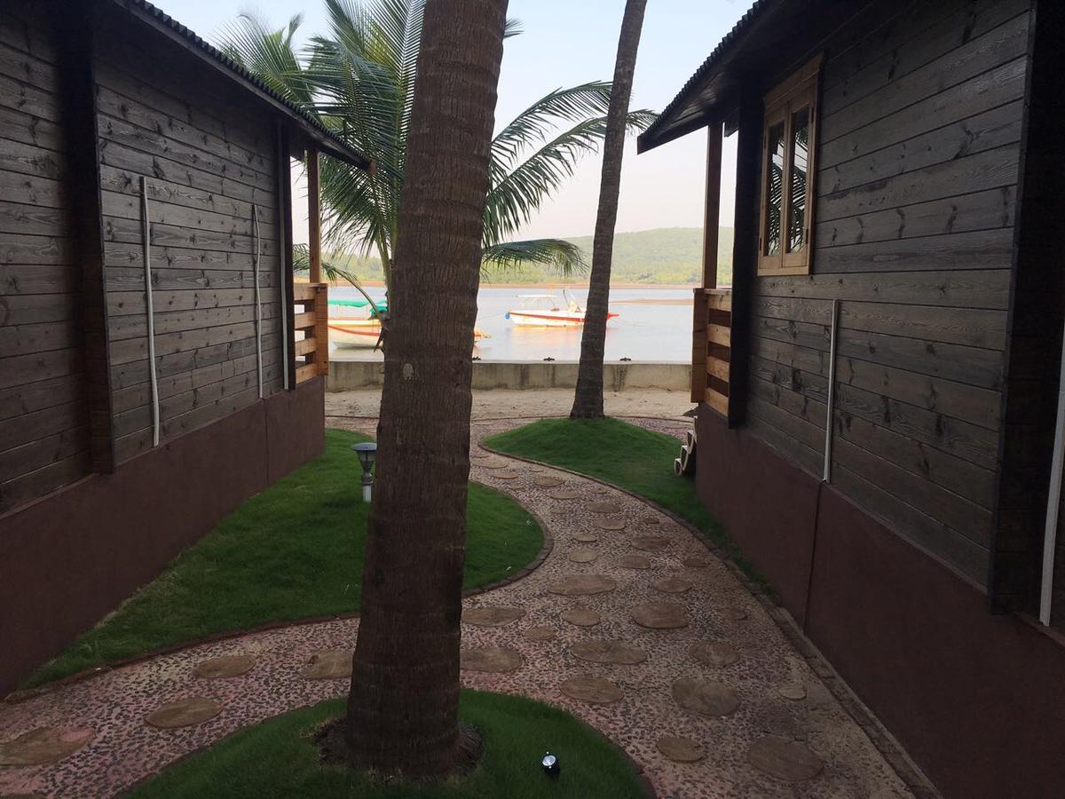 Breezywood Resort Mālvan Εξωτερικό φωτογραφία